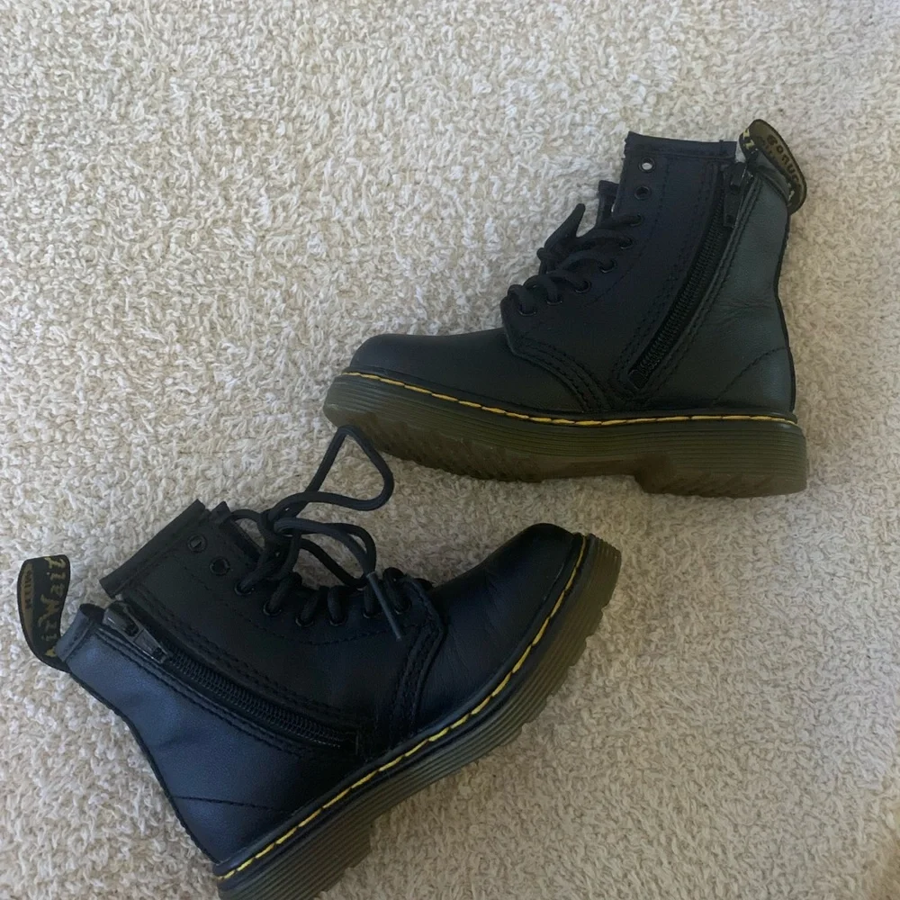 Size 7 Toddler. Doc Martens. - Picture 6 of 9